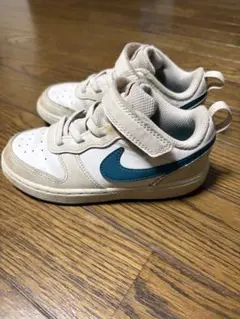 NIKE ナイキ　キッズ　スニーカーのサムネイル