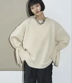 THEYon リボンカフルーズフィットブークレニットプルオーバ ー ザヨン