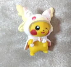 ぬいぐるみ メガタブンネのポンチョを着たピカチュウ - メルカリ