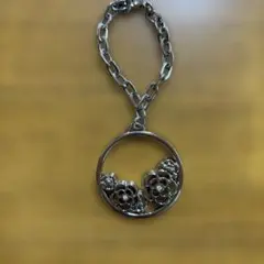 花モチーフ シルバー調チャーム