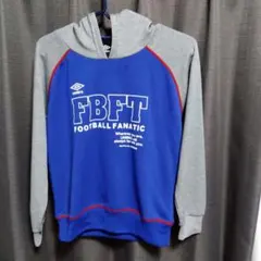 umbroフード付きトレーナー薄手１４０cm