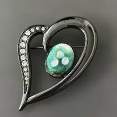 ヴィンテージ　緑色のブローチ