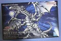 新品BANDAI BLUE-EYES WHITE DRAGON 1/100