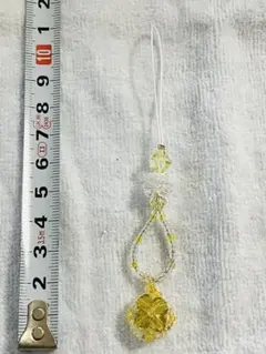 ハンドメイド　スワロフスキー花形ビーズチャームストラップ