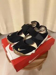 WMNS NIKE AIR RIFT オフノワールオレンジ　24cm