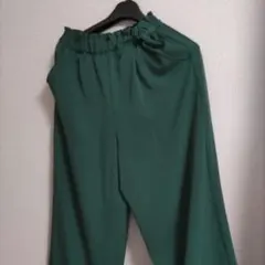 ダークグリーン ガウチョパンツ ゴムウエスト　ハニーズ夏用