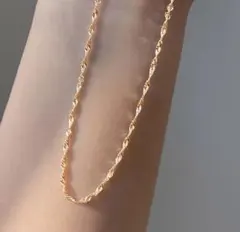 【大人気】 金 ゴールド サージカルステンレス ネックレス 特殊デザインチェーン