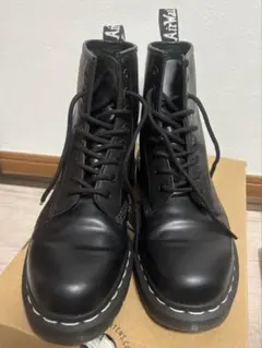 1460 ホワイトステッチ 8ホール ブーツ　UK7 箱ありDr.Martens
