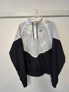 Nike SB ナイロンジャケット ホワイト/ブラック