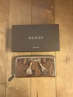 GUCCI パイソン柄 ヘビ革 長財布 ビジュー付き - メルカリ