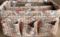 未使用品ハローキティ　仕切り付きの収納ケース