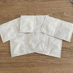 THREE バランシングクレンジングオイル N メイク落とし 3ml 10包