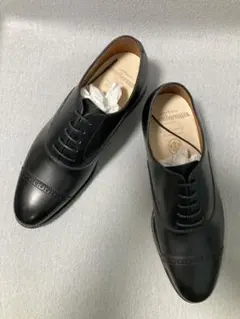 コルノブルゥCorno blu 、MTO、ブラインドブローグ、UK6.75、黒 - メルカリ