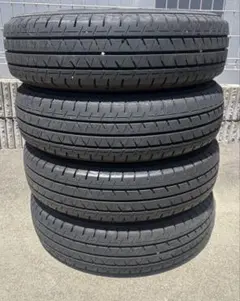 ①165/80R13 94/93 LT ブルーアースバン 4本セットのうち2本のサムネイル