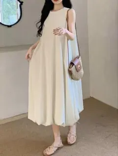 バルーンワンピースノースリーブAラインワンピース クリーム色　ミドル丈