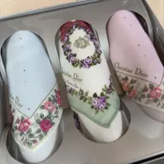 【新品】クリスチャンディオール ハンカチ 3枚セット 透かしロゴ 花柄 Diorのサムネイル