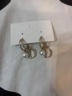 Dior パール Dロゴ フープピアス