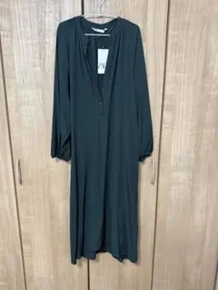 【新品未使用】ZARA ダークグリーン 長袖ワンピース
