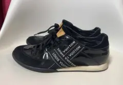 LOUIS VUITTON ブラック スニーカーのサムネイル
