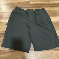 ZARAダークグリーン ショートパンツ テクスチャー仕上げのサムネイル