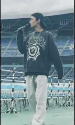 最終値下げ！美品！確実正規品 Mサイズ　セントマイケル　ボーン スウェット 最終値下げ！美品！確実正規品 Mサイズセントマイケルボーン スウェット