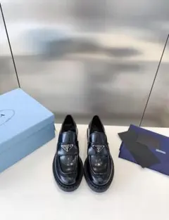 【付属品完備】PRADA 三角ロゴ レザー ローファー 2DG152 ブラック 付属品完備】PRADA 三角ロゴ レザー ローファー 2DG152 ブラック