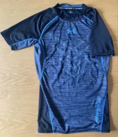 Under Armour 半袖Tシャツ 黒/青