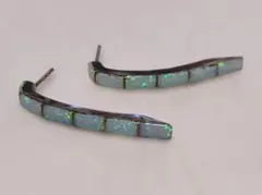 オパール インレイ シルバー カーブ型ピアス インディアンジュエリー