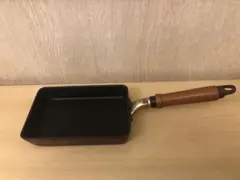 高級卵焼き器　木製ハンドル　20㎝×14㎝　ハンドル部分20㎝　谷口金属工業のサムネイル