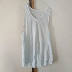 アンダーアーマー　薄水色ホワイト ストラップ付きタンクトップ