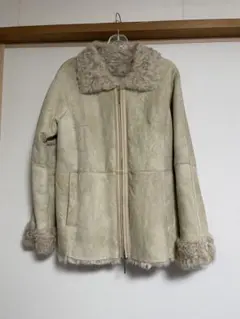 裏ボアクリーム色ジャケットコート