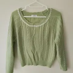 ケーブル編みライトグリーン長袖ニット