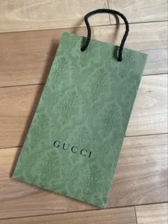 グッチ　ショッパー　紙袋　エンボス加工　グリーン