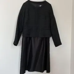 ブラック ジャケットとドレスのセット