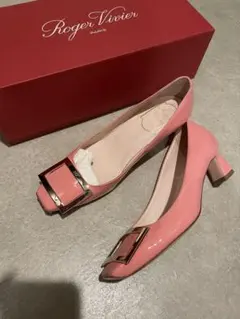 Roger Vivier トランペット　パテントレザー パンプスのサムネイル
