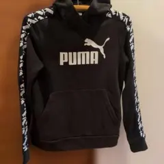 PUMA 黒 フード付きパーカー