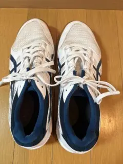 卓球シューズ　アシックス