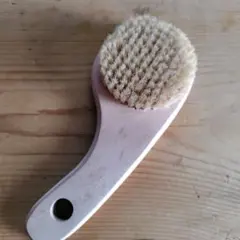 天然毛 ボディブラシ 木製ハンドル 豚毛？