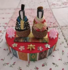 お雛様とお内裏様の置物、飾り物　 ハンドメイド　おまけ付　最終お値下げ