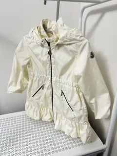 【美品】MONCLER ホワイト フリルジャケット キッズ　　92㎝のサムネイル