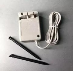 new3dsll充電器ACアダブター＋new3dsLL用タッチペンｘ2本のセット