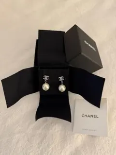 CHANEL パール付きピアス