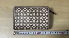 Item thumbnail for item 675b0ba4-f2a9-4822-9954-ba62bc01f0eb