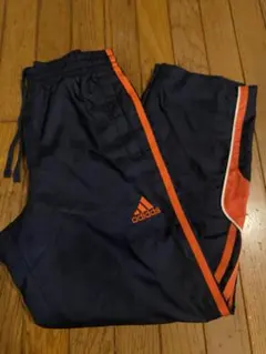 美品！adidas ナイロンパンツ　130 林間　登山　キャンプのサムネイル