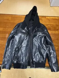 最終値下げGUESS フード付きレザージャケット M ブラックのサムネイル