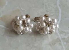 【値下げしました】【匿名配送】パール 花型 イヤリング