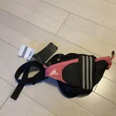 adidas ウエストポーチ（ペットボトルホルダー）