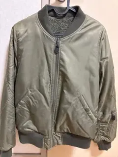 オリーブ色 ボンバージャケット フリースライニング