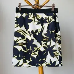 Ann Taylor シルク 花柄 膝丈 スカート L LL 白 黒 黄色 絹のサムネイル