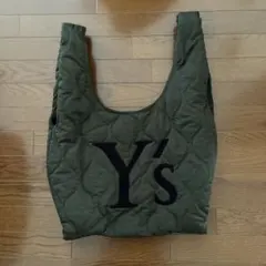 Y's 黒字ロゴ入りカーキ色のキルティングbagのサムネイル